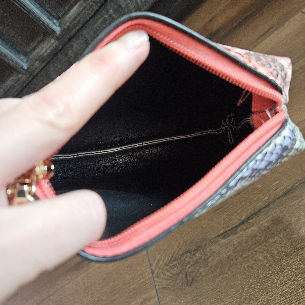 NWOT Studded Snakeskin Women's Bag + Pouch Set - Picture 12 of 16